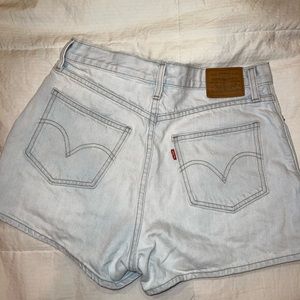 LEVI DENIM SHORTS!! SIZE 29 - runs a little small